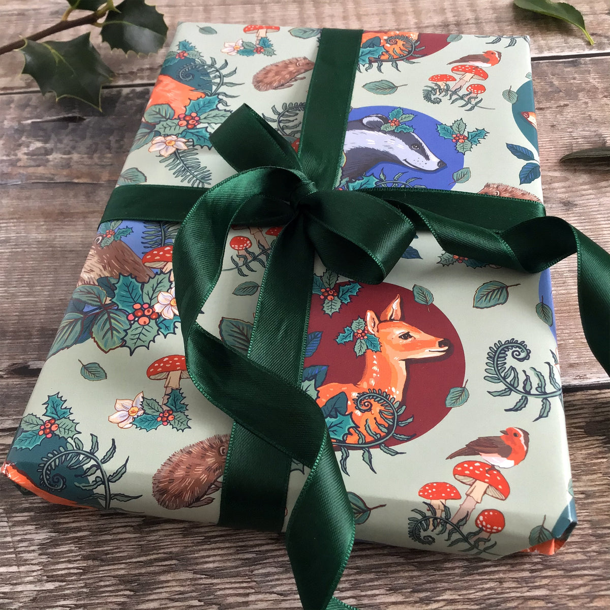 Woodland Animal Christmas Wrapping Paper with Gift Tag