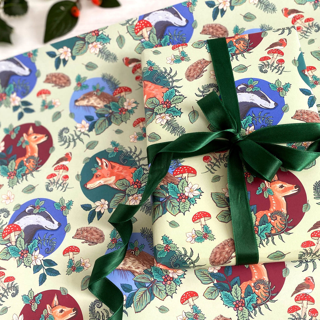 Woodland Animal Christmas Wrapping Paper with Gift Tag