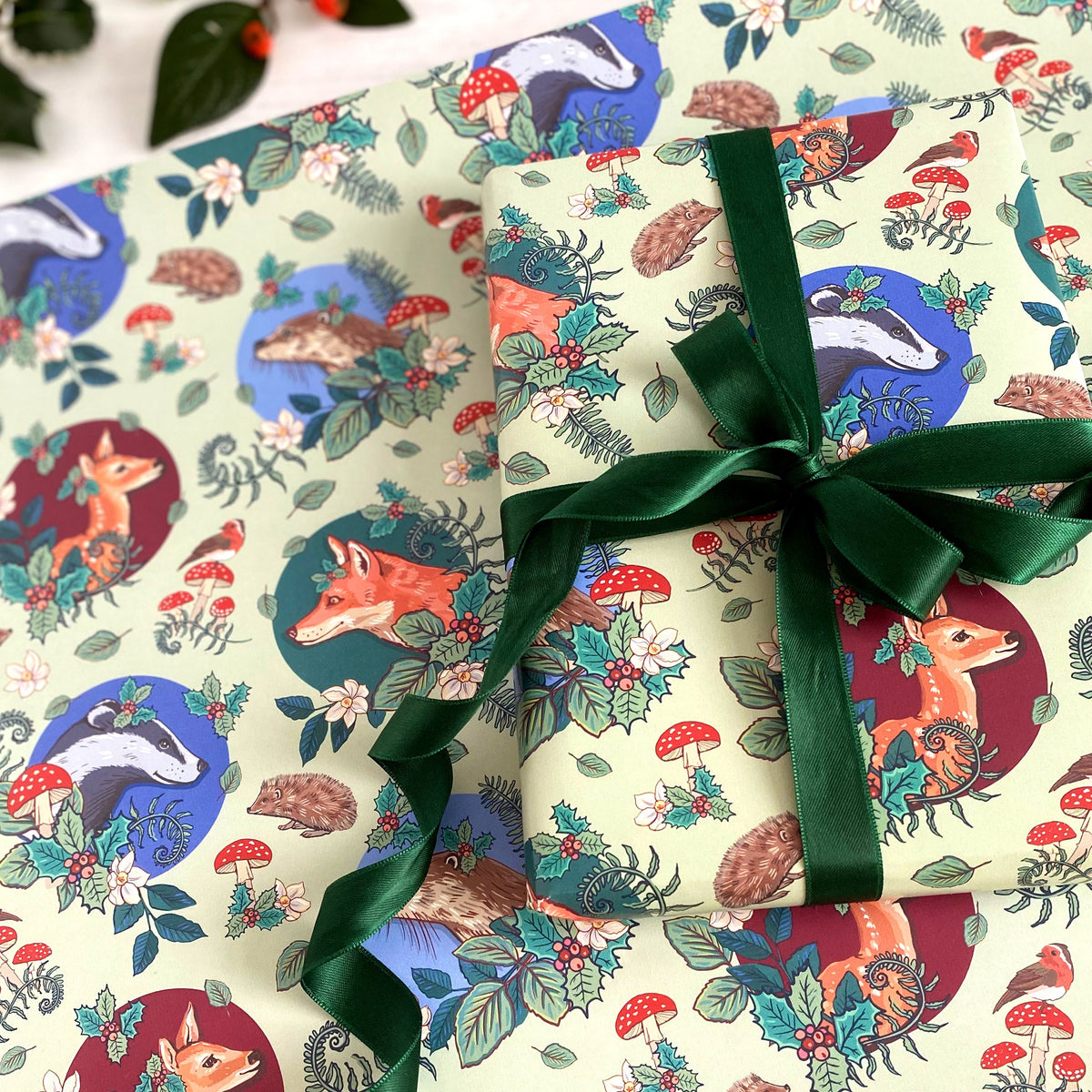 Woodland Animal Christmas Wrapping Paper with Gift Tag