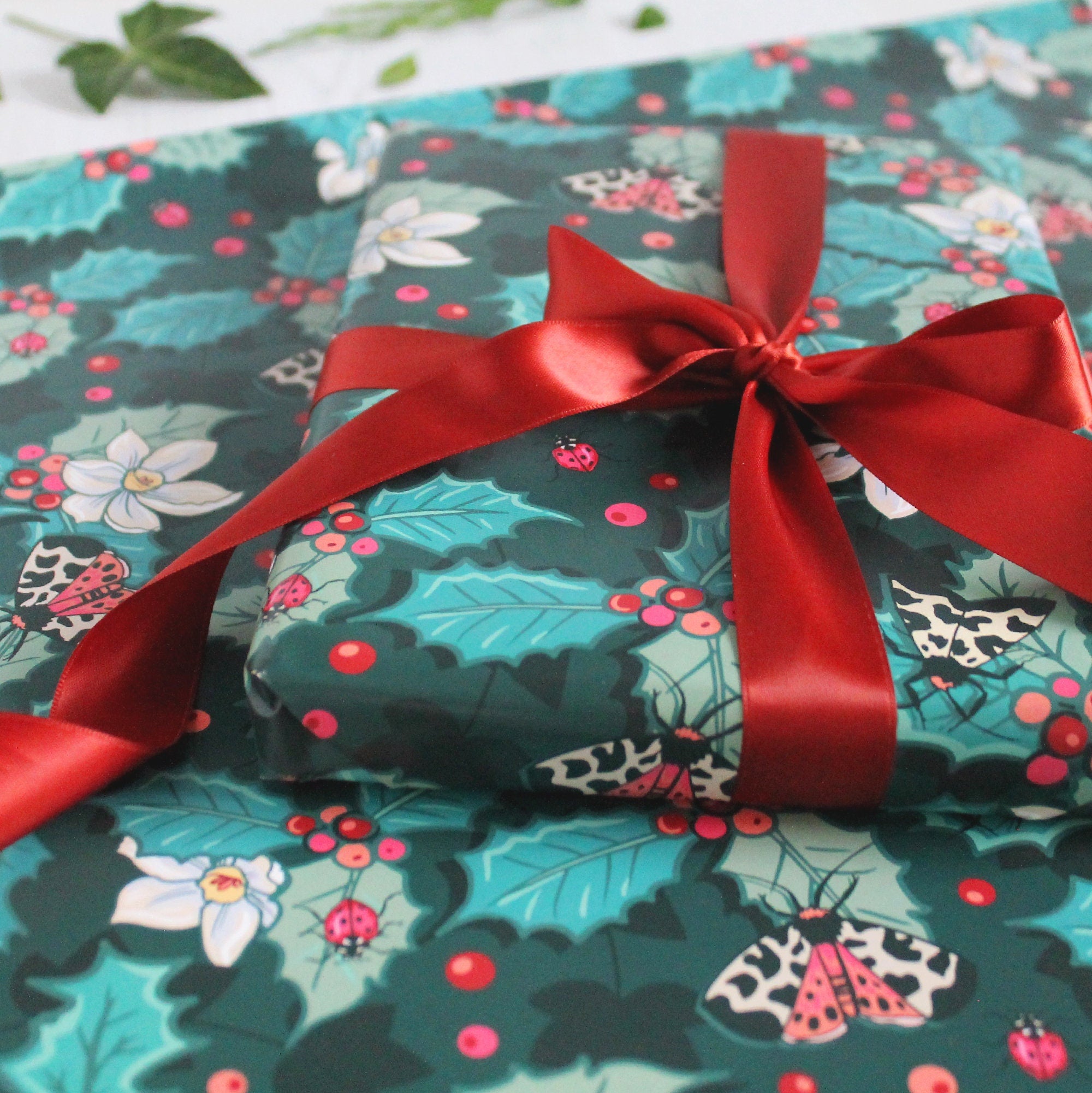 Holly Christmas Wrapping Paper pack of 2 Sheets with Tags