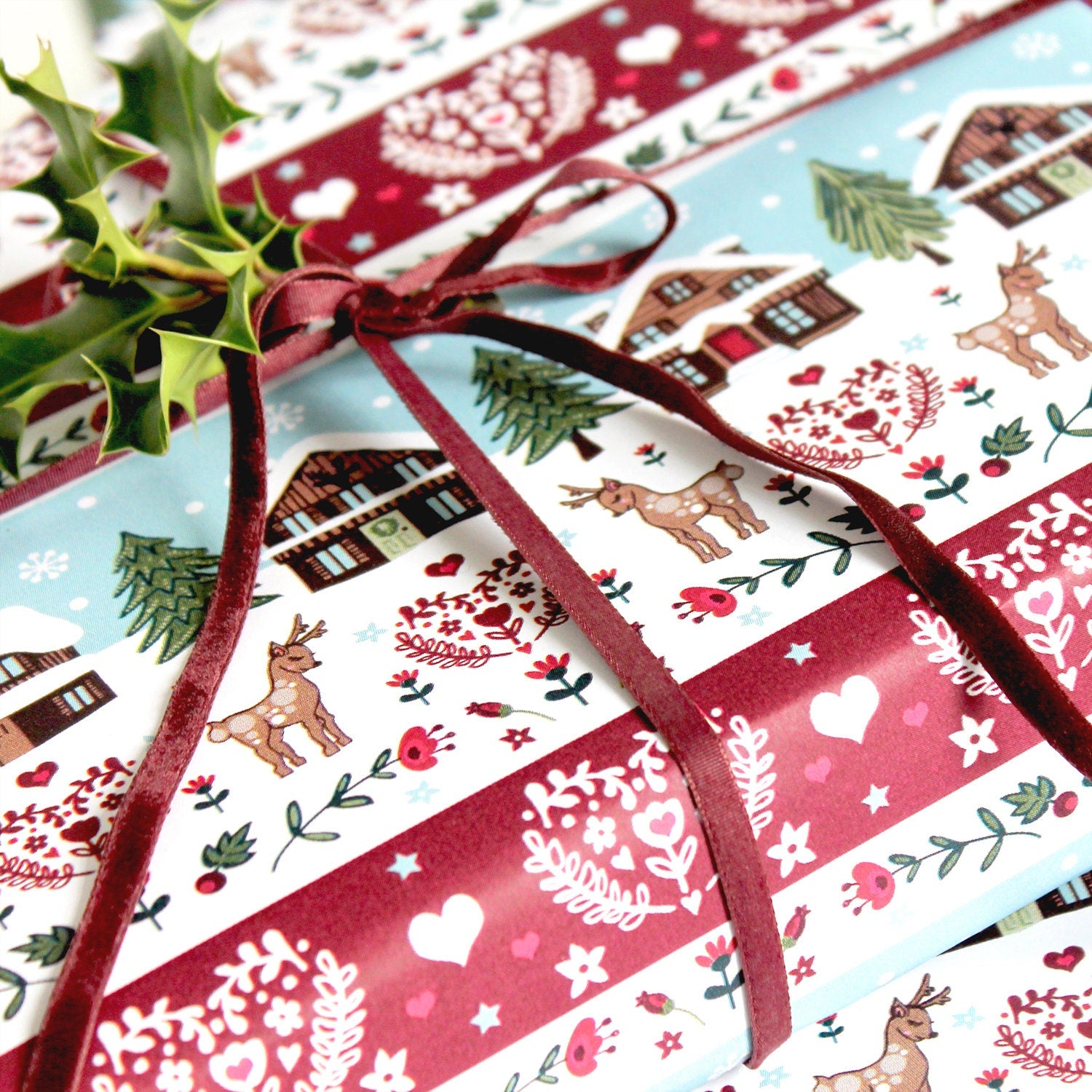 Lodges In The Snow Christmas Wrapping Paper pack of 2 sheets with tags