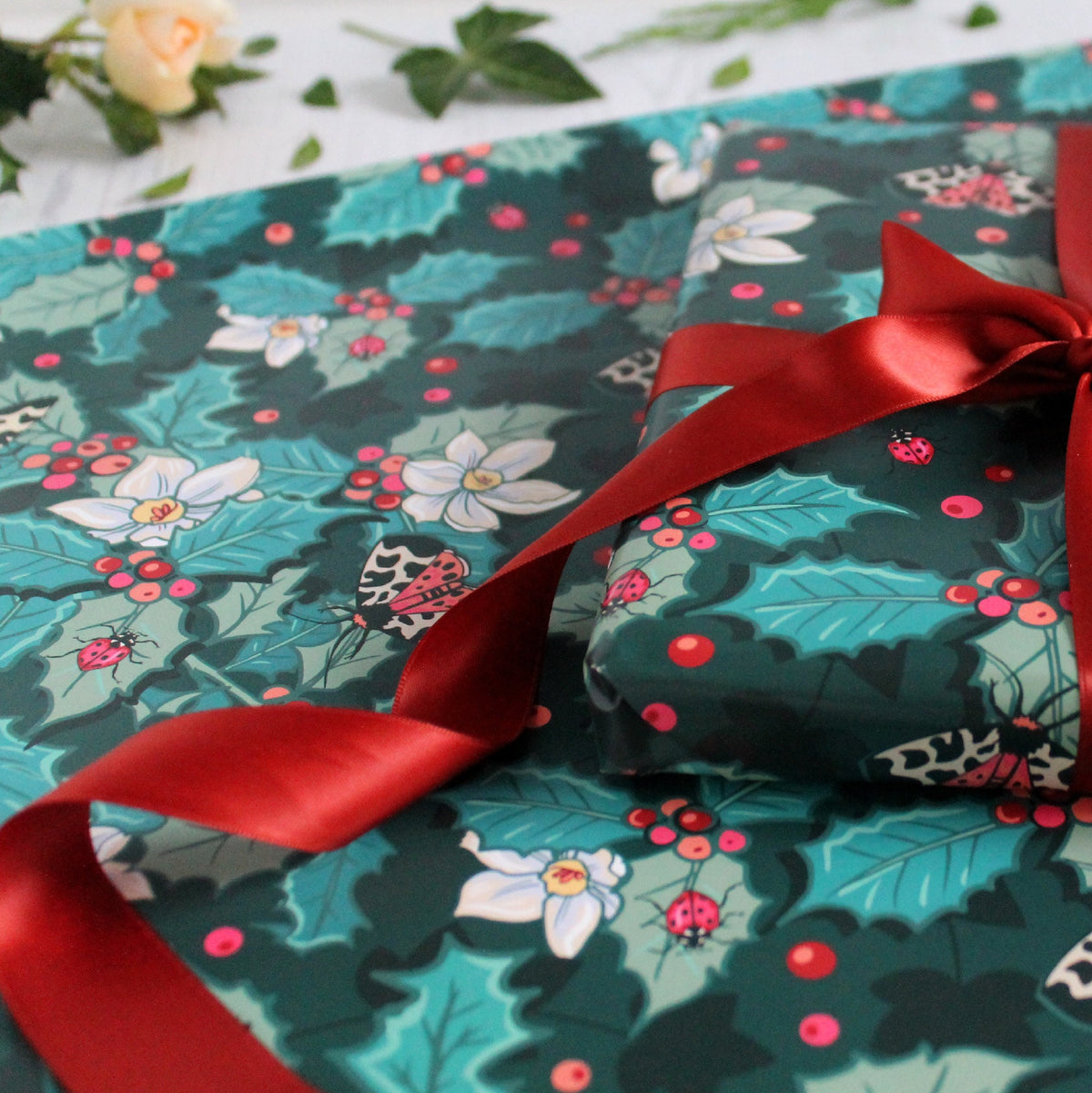 Holly Christmas Wrapping Paper pack of 2 Sheets with Tags