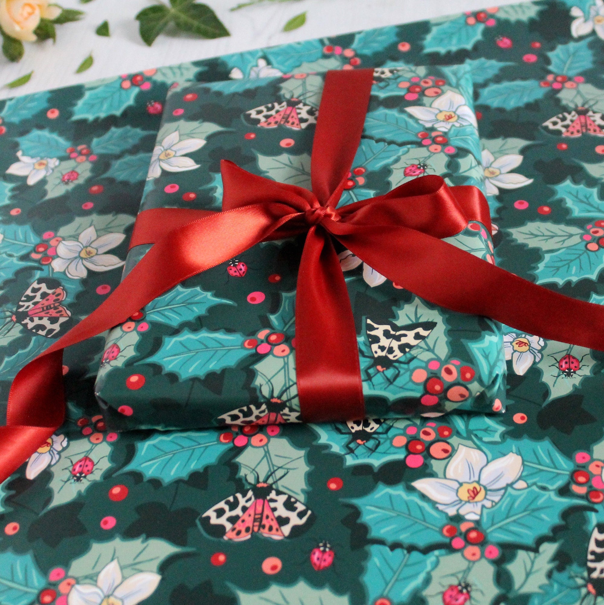 Holly Christmas Wrapping Paper pack of 2 Sheets with Tags