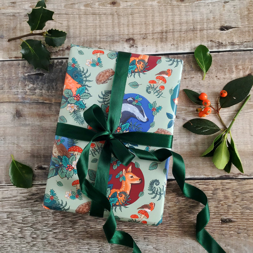 Woodland Animal Christmas Wrapping Paper with Gift Tag