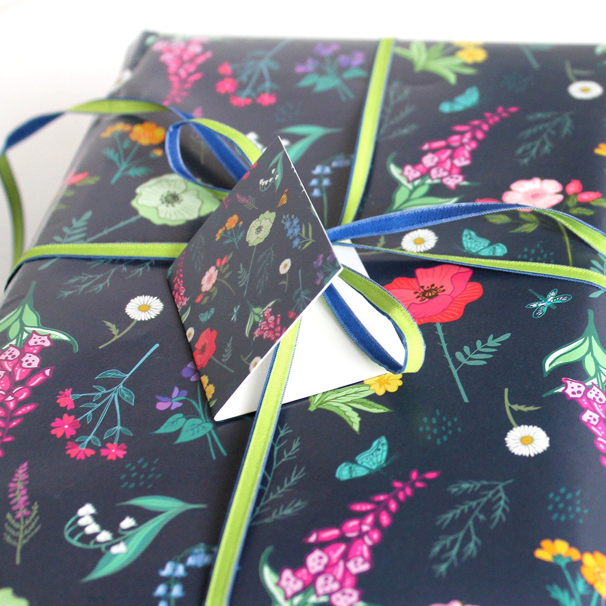Wildflower Floral Wrapping Paper pack of 2 Sheets with Tags
