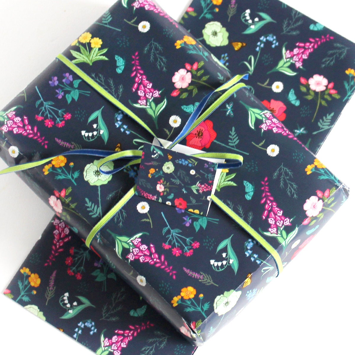 Wildflower Floral Wrapping Paper pack of 2 Sheets with Tags